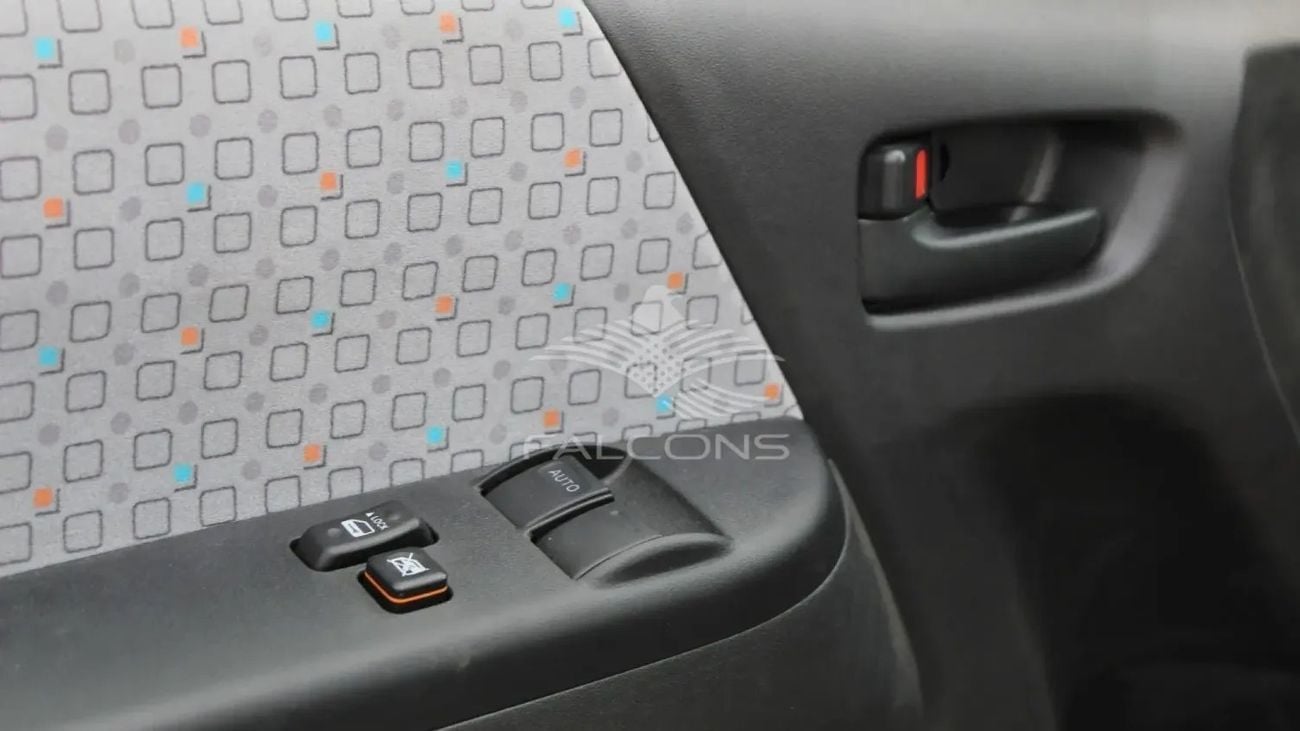 تويوتا هاياس 2.5L Diesel GL HR WITH AC, ABS & ALLOY Manual