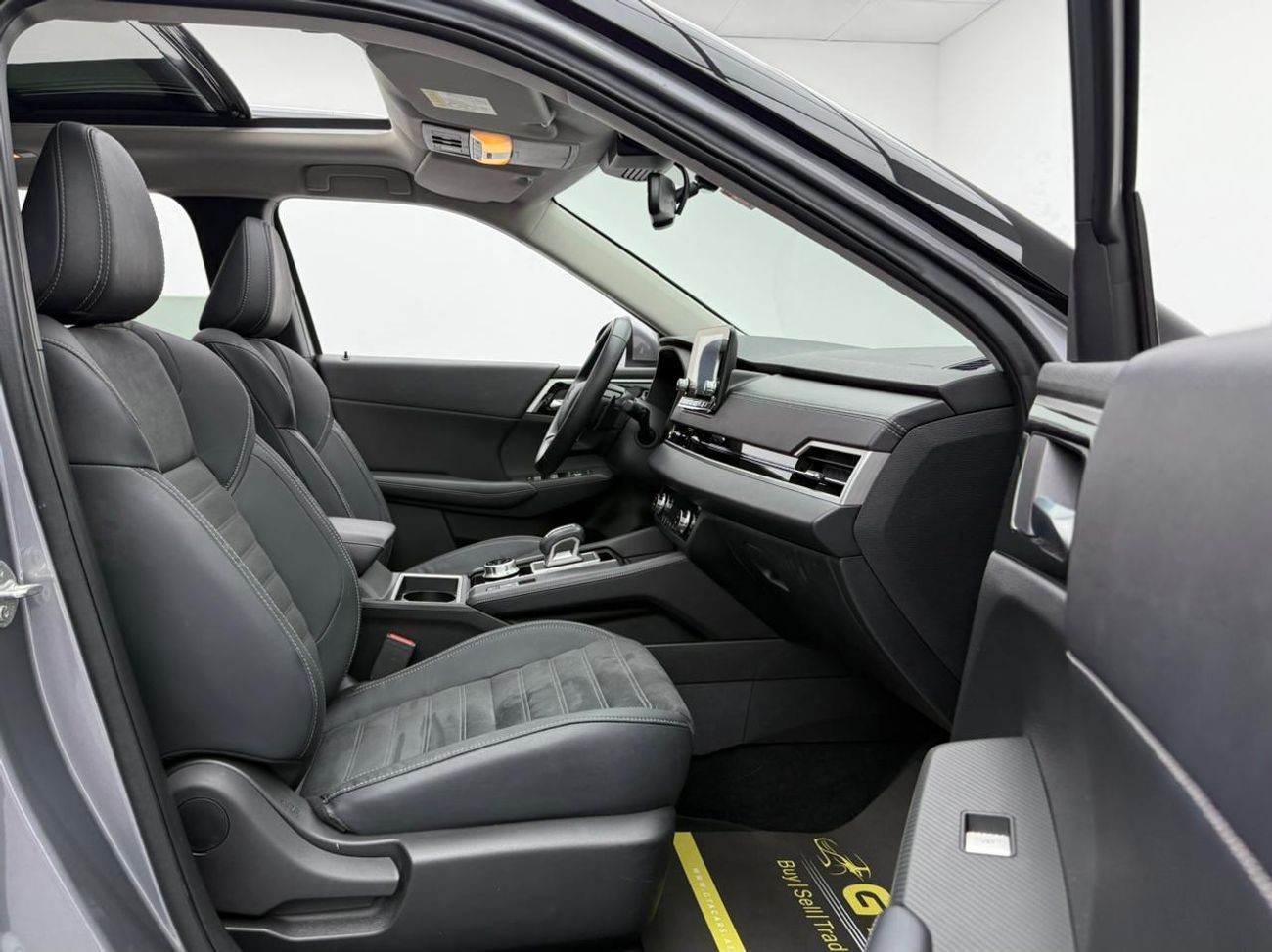 Mitsubishi Outlander 2023 Mitsubishi Outlander, 2026 Mitsubishi Warranty, Full Mitsubishi Service History, Low Km, GCC