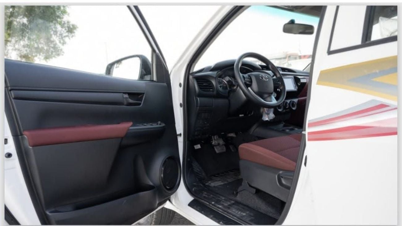 تويوتا هيلوكس HILUX 2.7 DC A/T 4X2, 2025 WHITE INSIDE MAROON