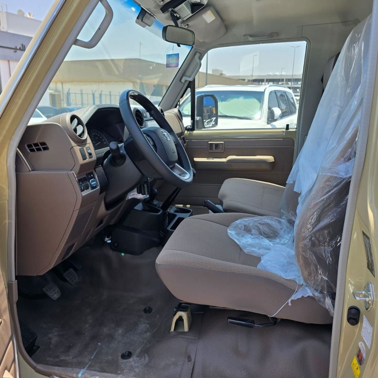 تويوتا لاند كروزر بيك آب 2.8 DIESEL MANUAL TRANSMISSION SINGLE CABIN