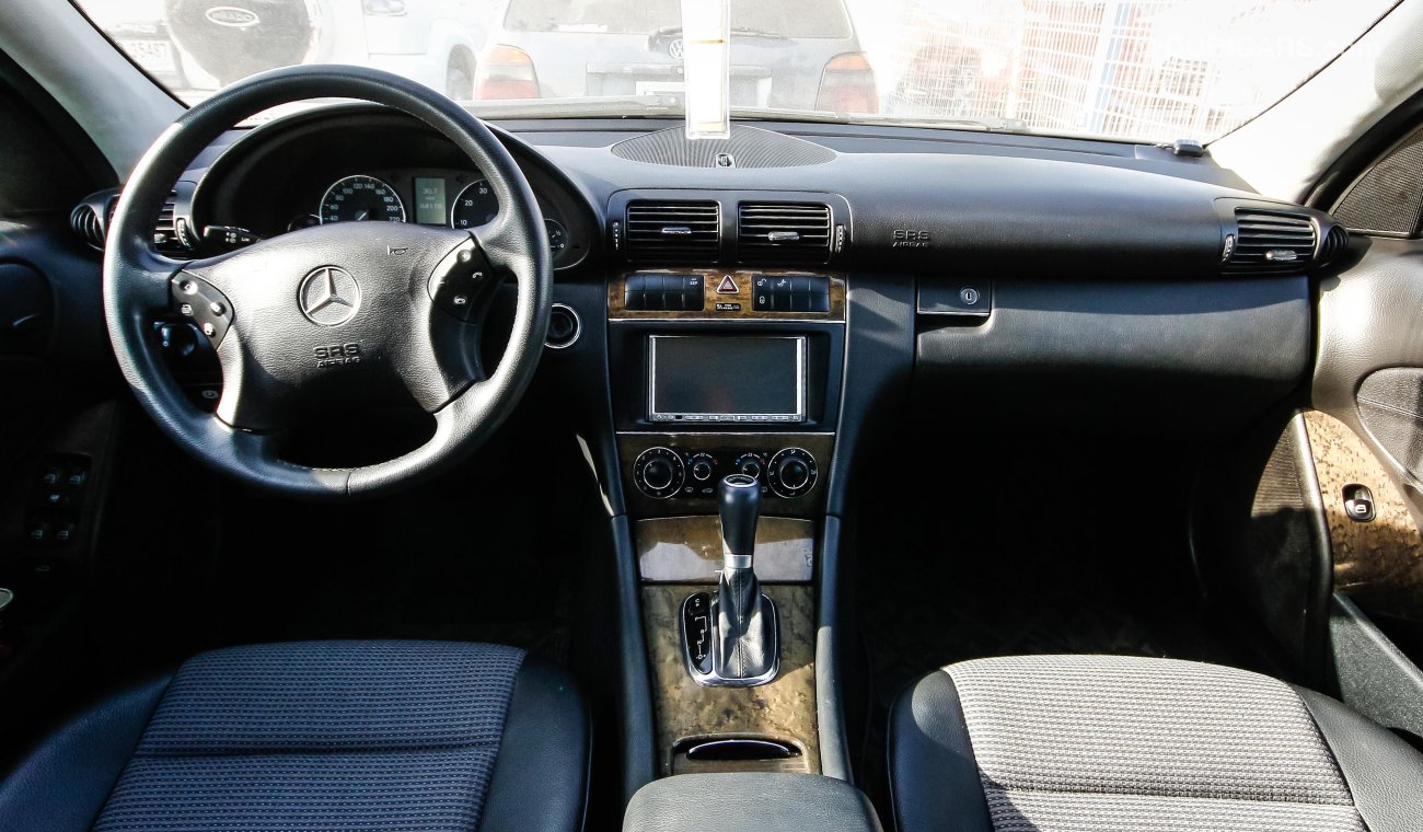 Mercedes-Benz C 230