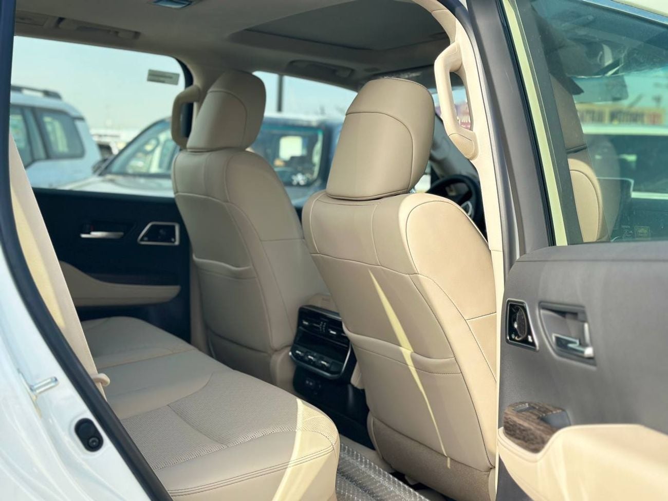 Toyota Land Cruiser VX 4.0L PTR A/T // 2026 // High Option With 360 Camera , Memory Seat , Cooling & Heater Seats // Spe