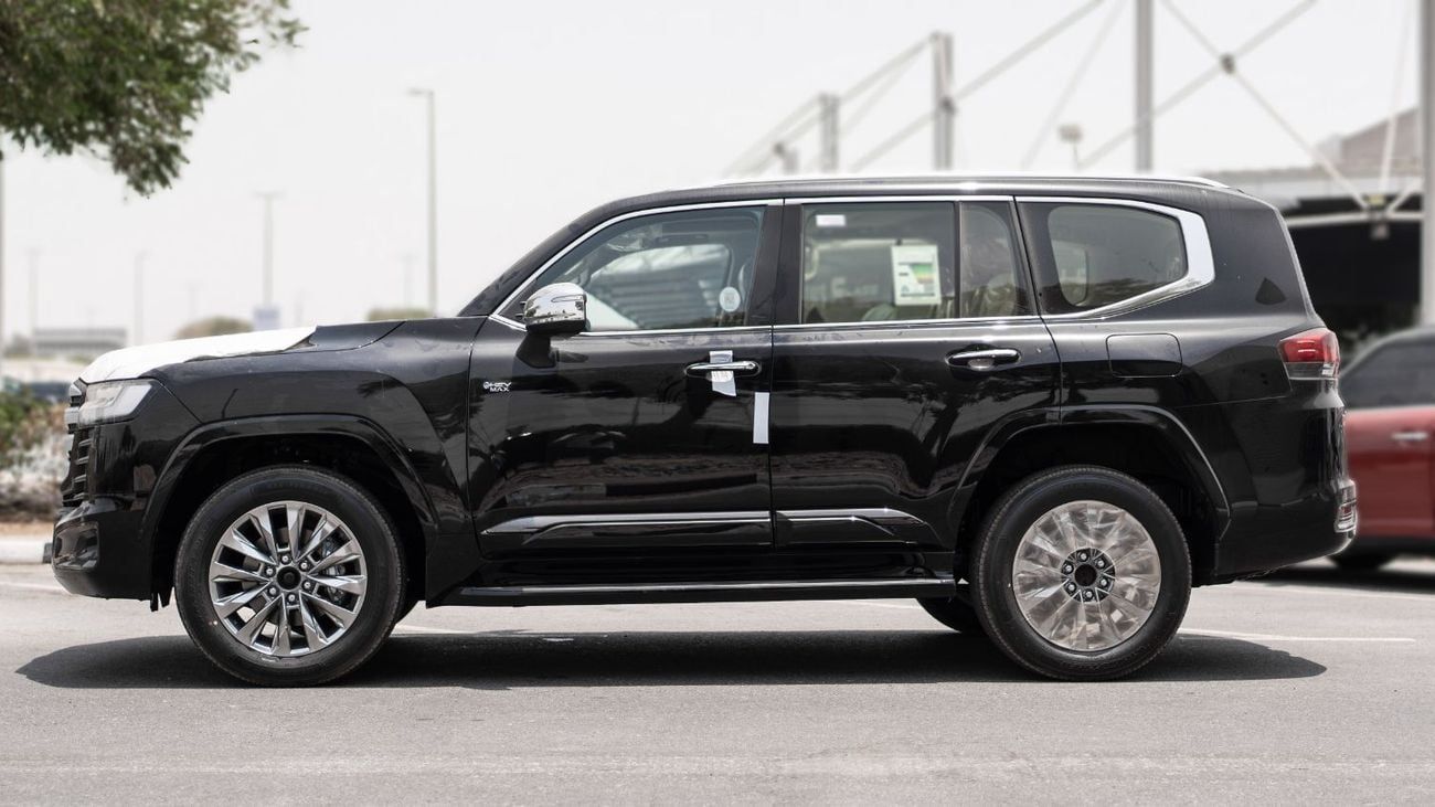 Toyota Land Cruiser 2026 Toyota Land Cruiser VXR 3.5L AT Hybrid (Black-Red)