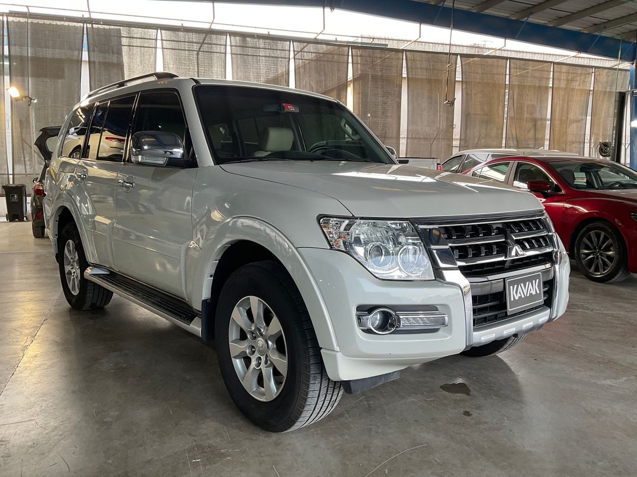 ميتسوبيشي باجيرو GLS Midline | شامل الضمان | 0 ﺪﻔﻋﺓ ﺃﻮﻟﻯ