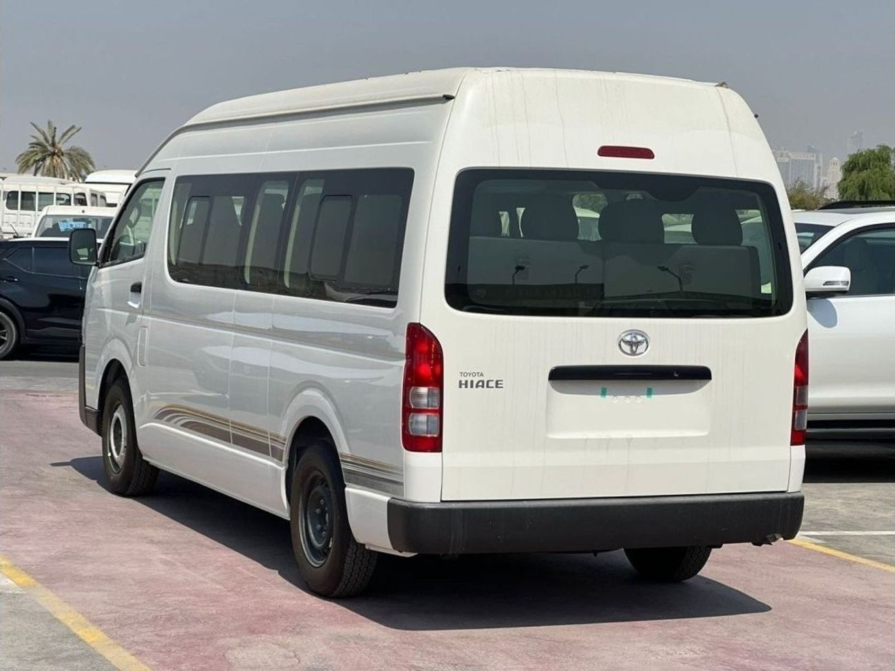 Toyota Hiace TOYOTA HIACE 2.7 BUS HIAH ROOF 16 -SEATS