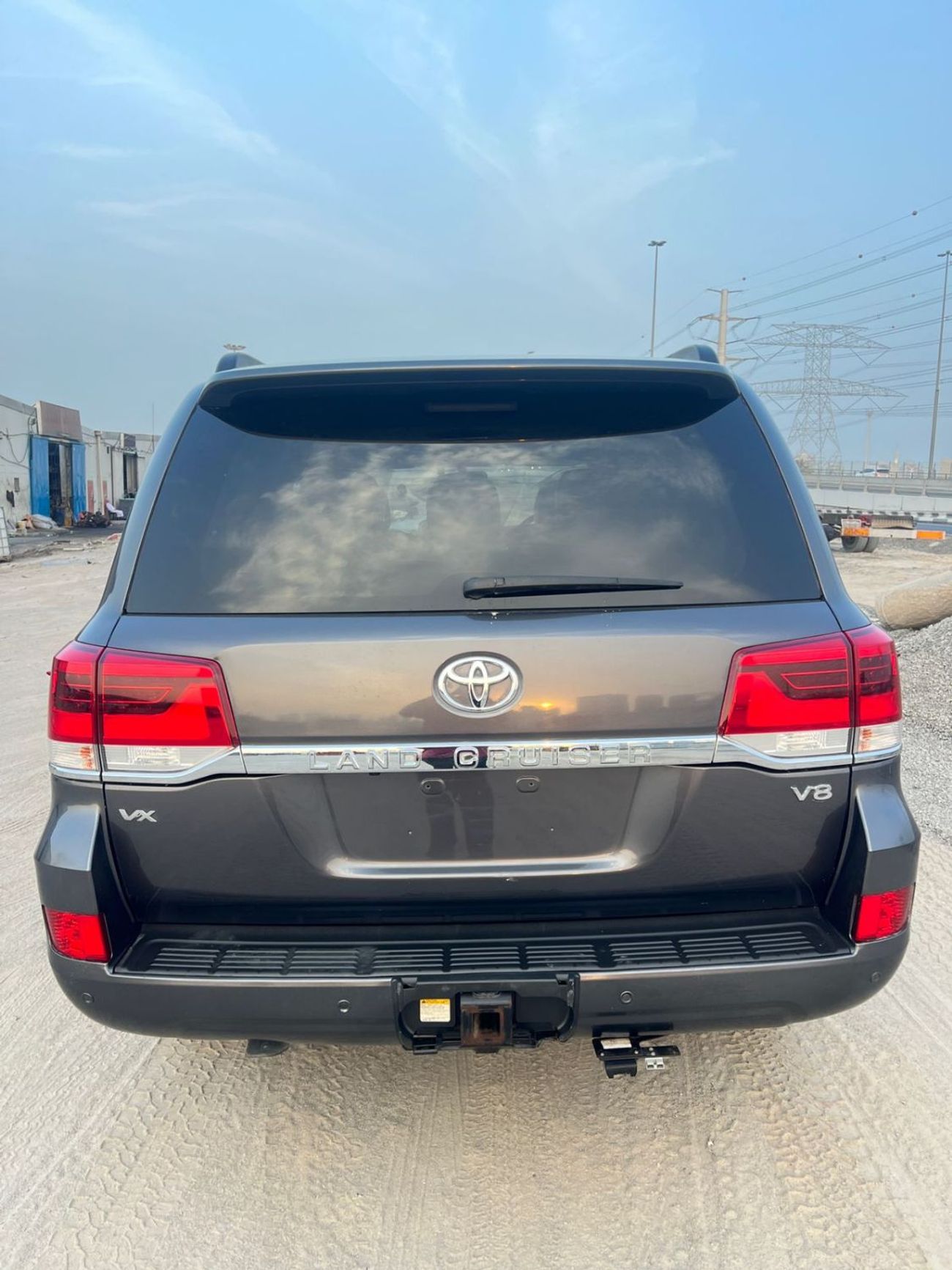 Toyota Land Cruiser DIESEL 4.5 LITER GREY COLOR RIGHT HAND DRIVE 2018 MODEL ONLY FOR EXPORT