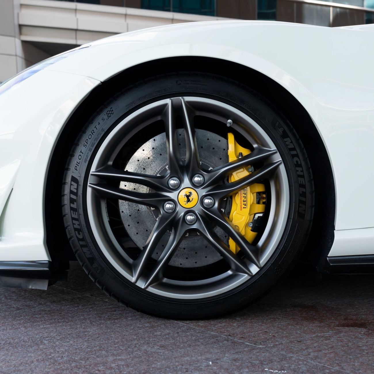 Ferrari 812 2023 FERRARI 812 GTS ( FULL CARBON BODY ) DONE ONLY 1200KM