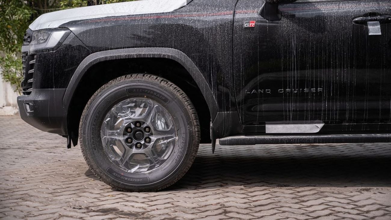 Toyota Land Cruiser LC 3.5 GRS(ATT BLACK INSIDE GRS BLACK& DK.RED)2026