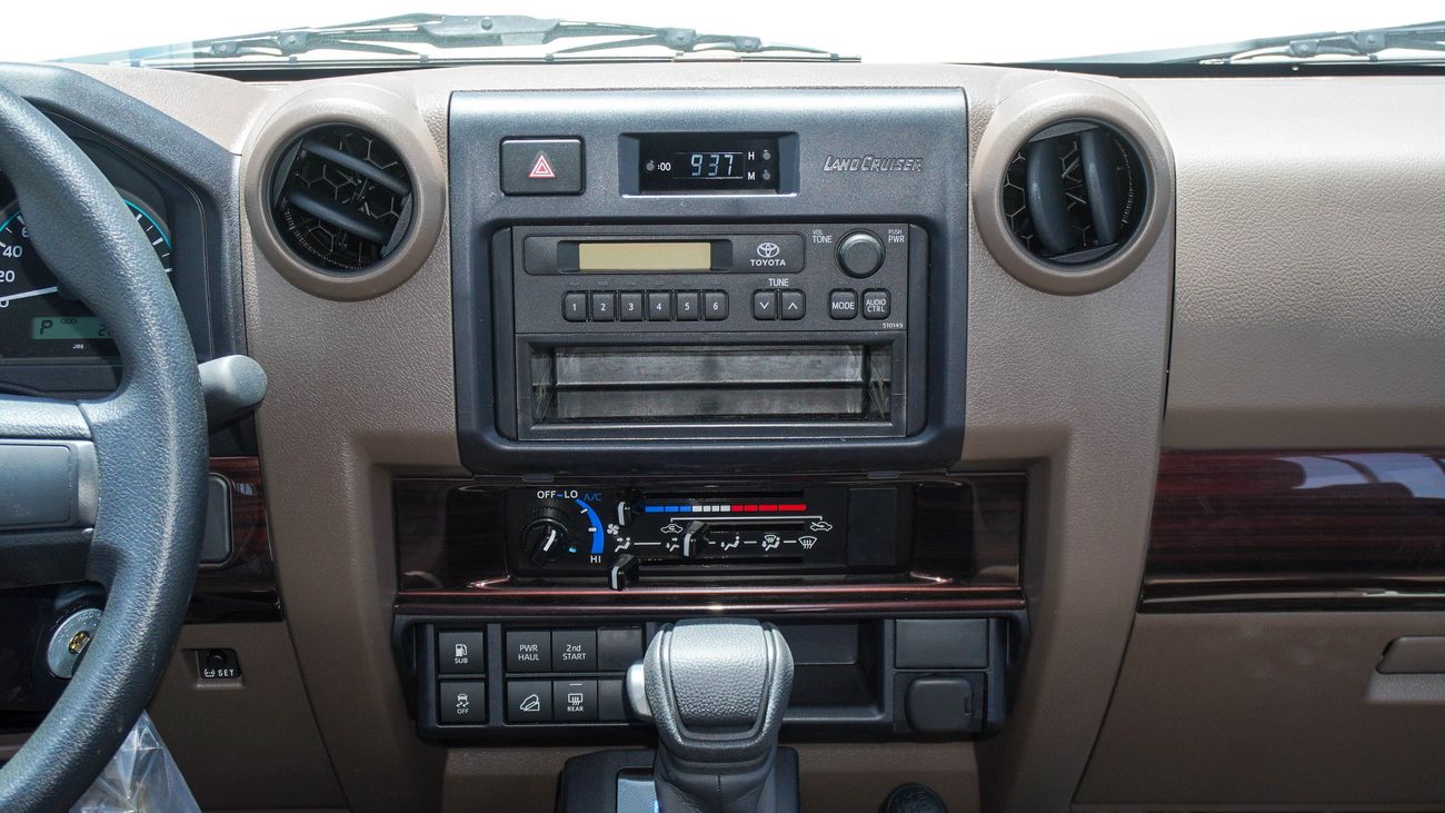 Toyota Land Cruiser 70 4.0L V6  A/T