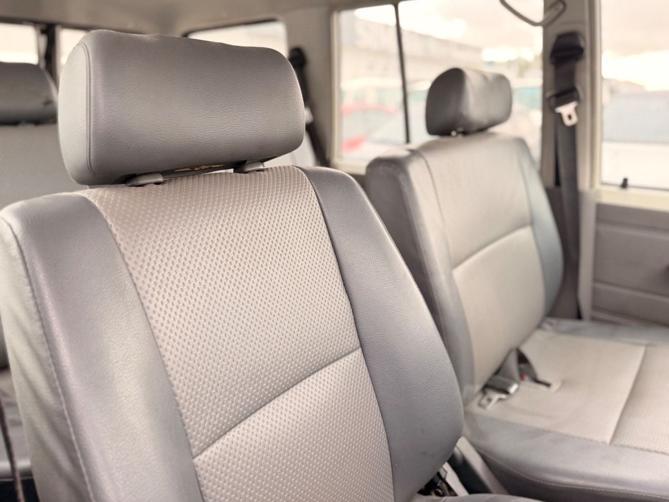 Toyota Land Cruiser 70