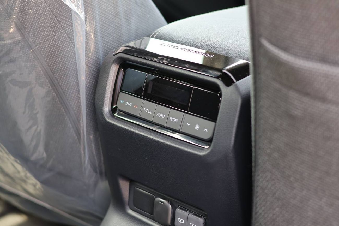 Toyota Prado 2.4L TURBO PTR A/T // 2025 // MID OPTION WITH COOL BOX , SUNROOF , CRUISE CONTROL // SPECIAL OFFER /