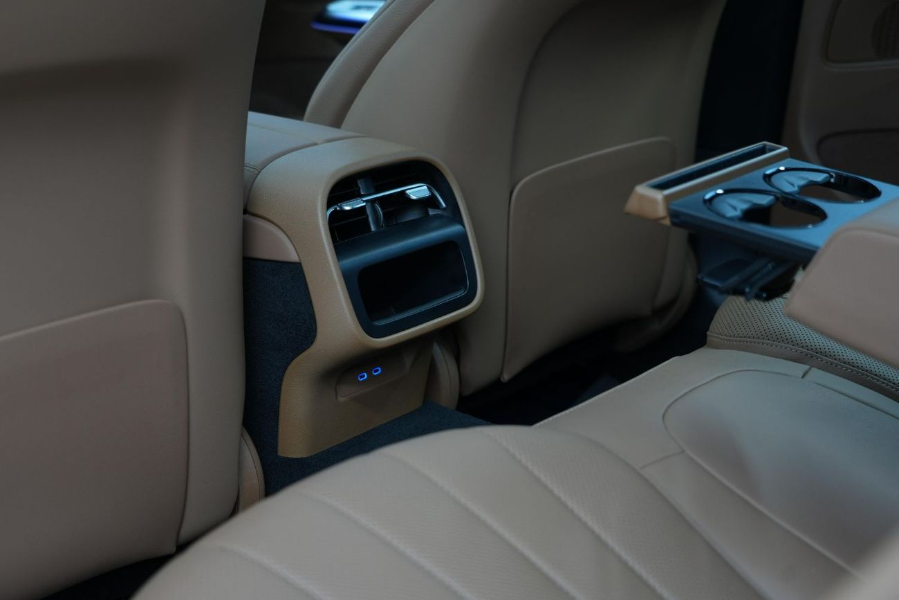 مرسيدس بنز E200