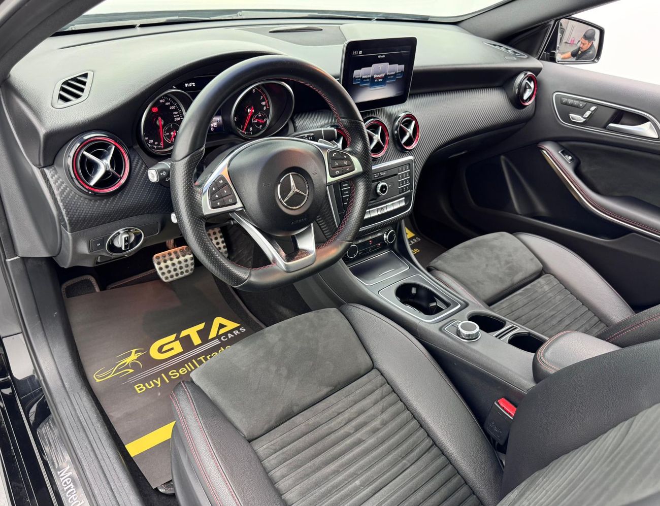 مرسيدس بنز A 250 std 2.0L (221 HP) 2018 Mercedes A250, Warranty, Full Service History, Excellent Condition, GCC