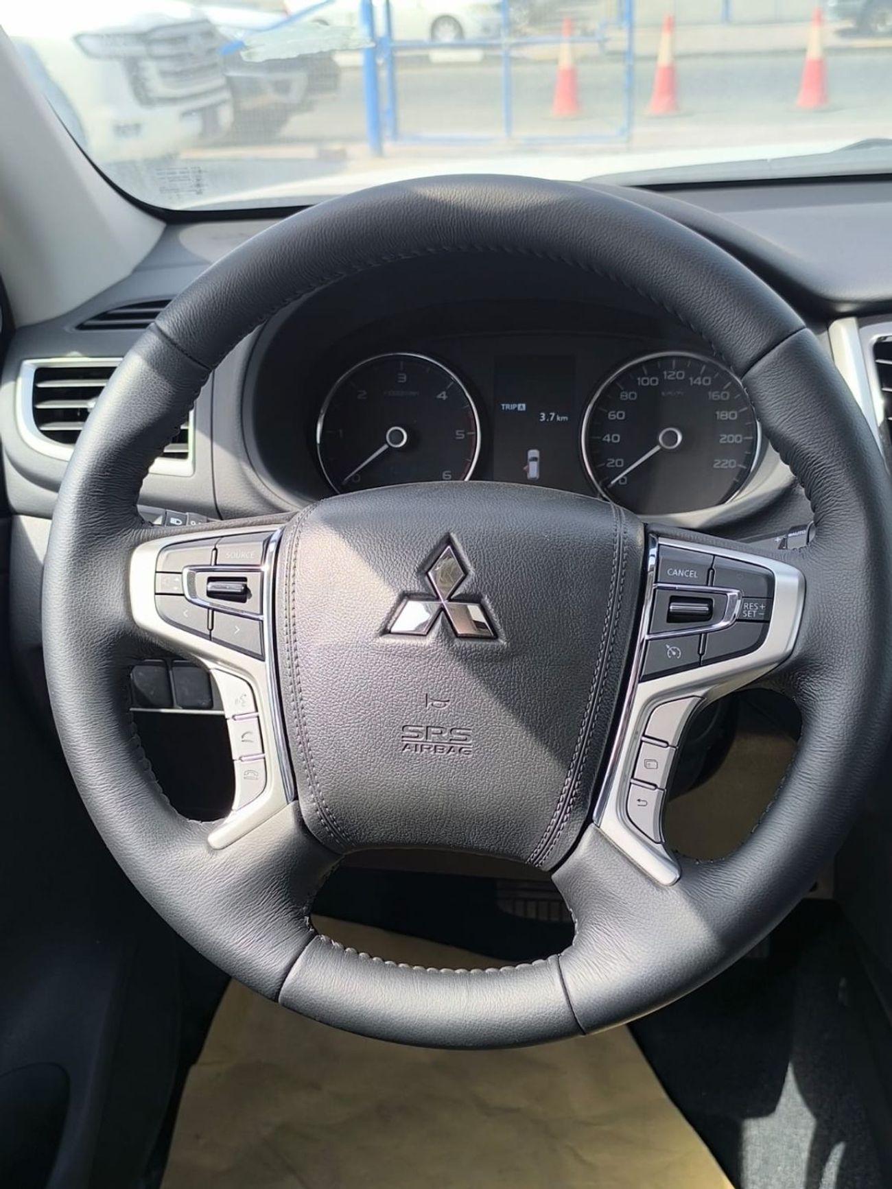 Mitsubishi Pajero Sport MID OPTION DIESEL