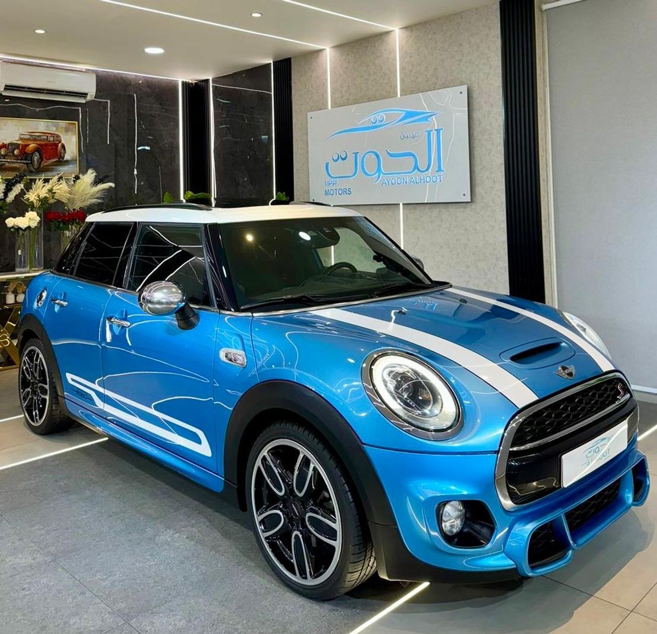 Mini Cooper S AMAZING BLUE MINI COOPER S ** JCW ** || TOP OF THE RANGE || GCC || RED , BLACK INTERIOR