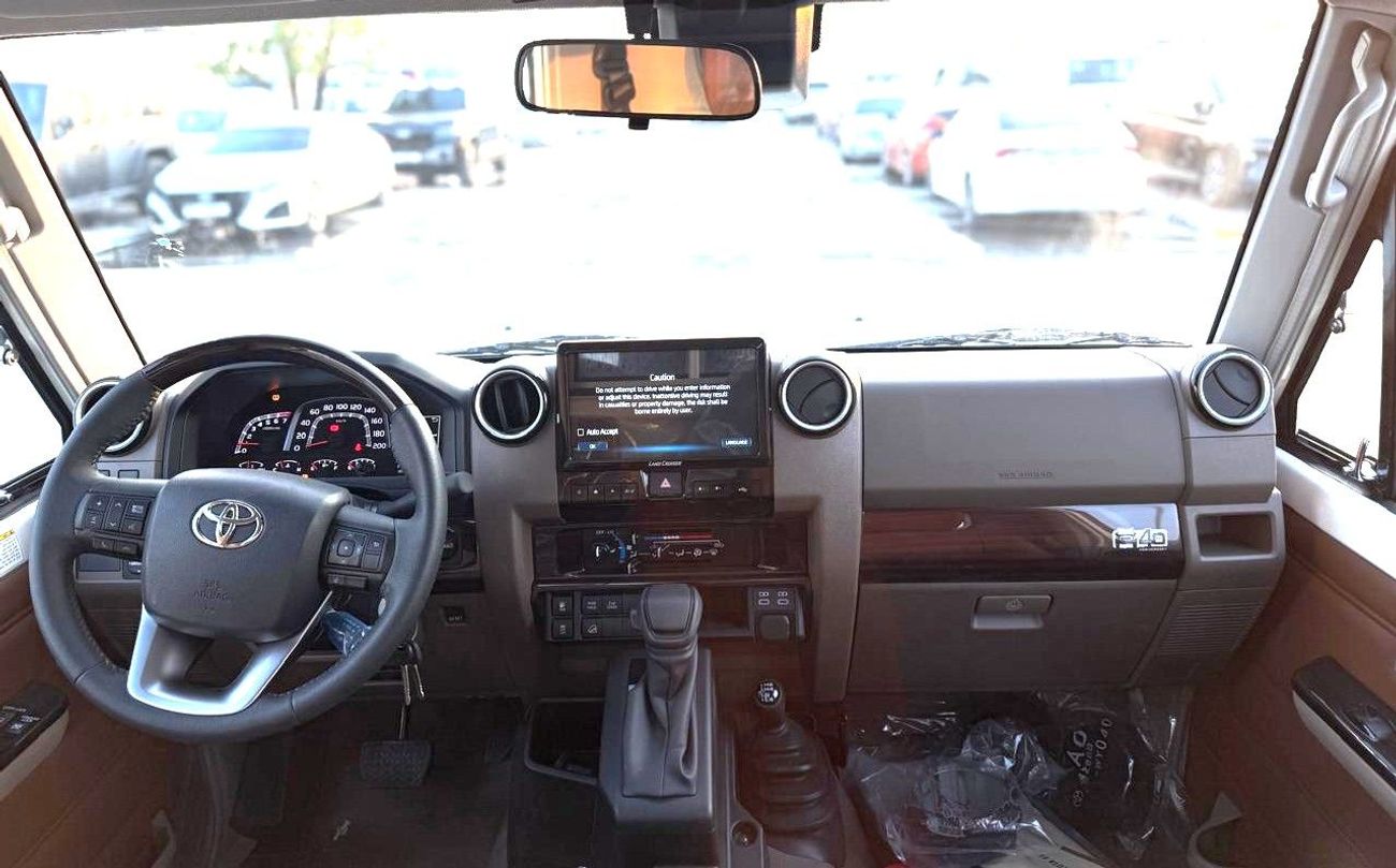 Toyota Land Cruiser Pick Up LC 79 Pickup S/C 4.0L Petrol A/T Full Option 2025 Model