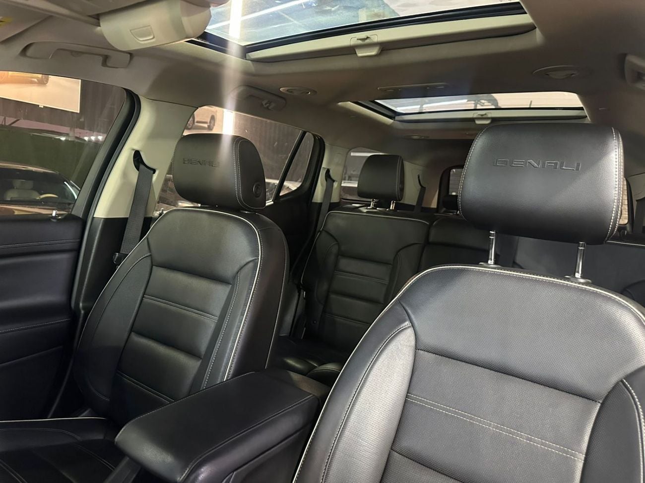 GMC Acadia DENALI
