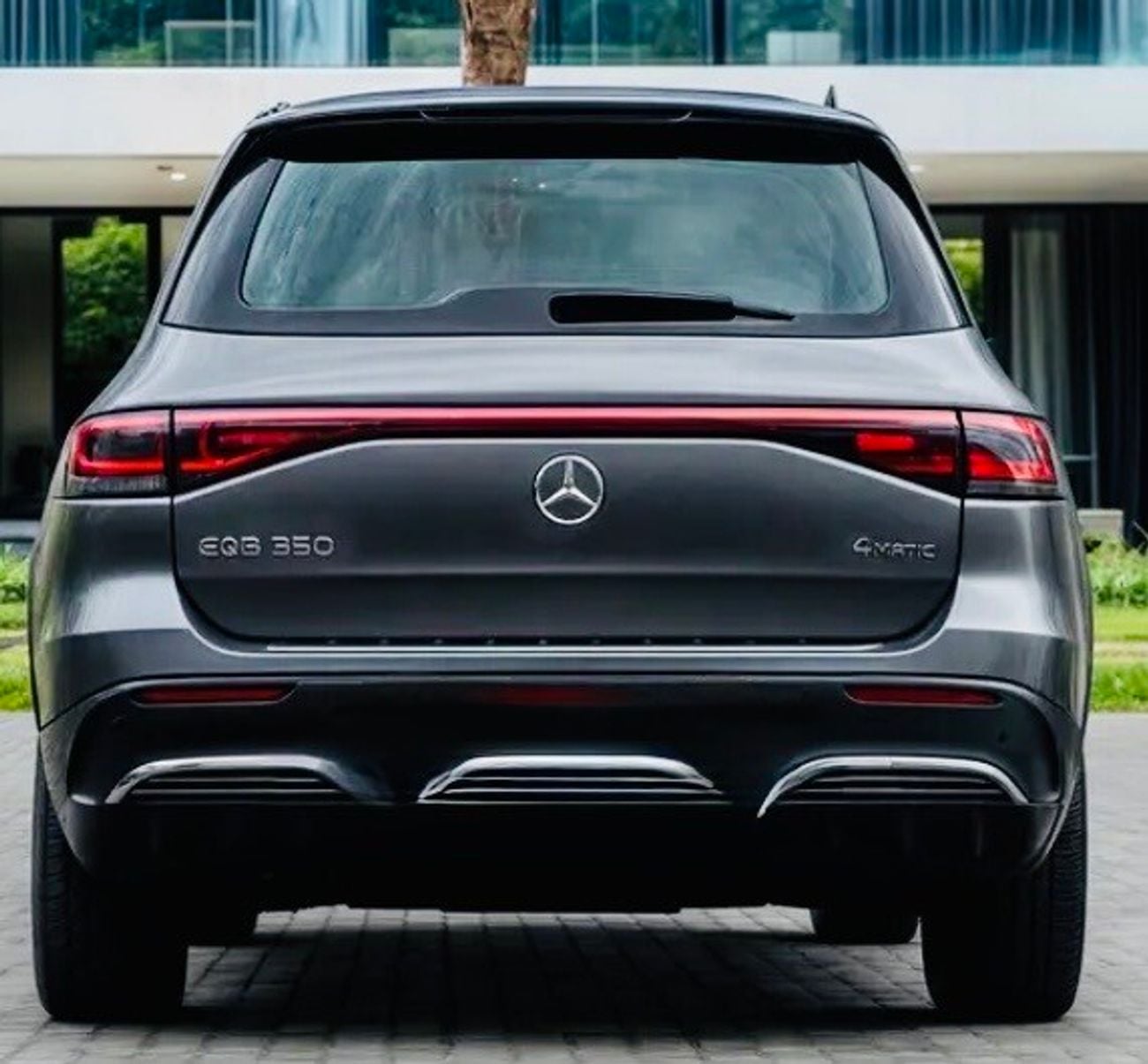 مرسيدس بنز EQB 350