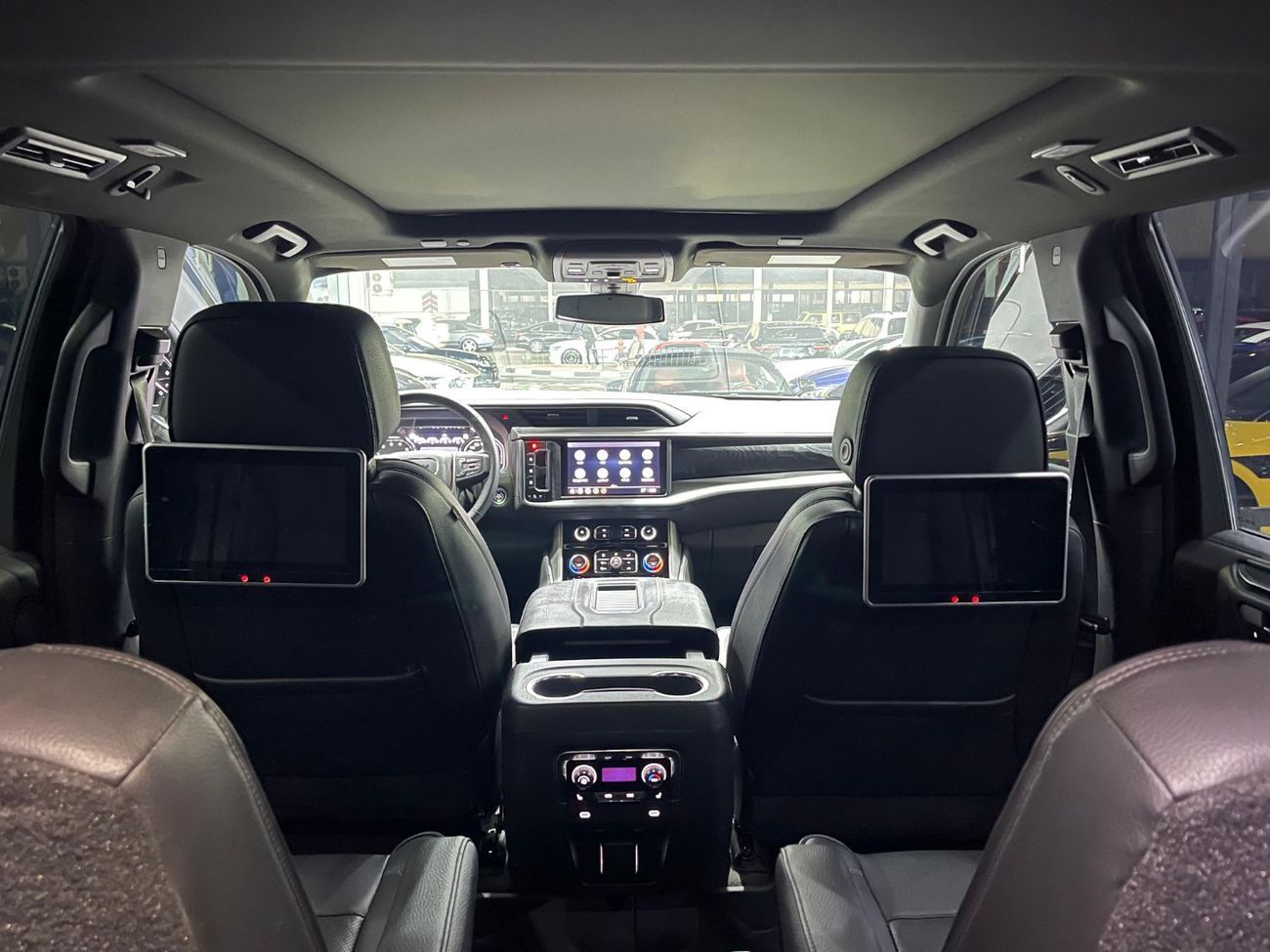 GMC Yukon Denali 6.2L (8 Seater)