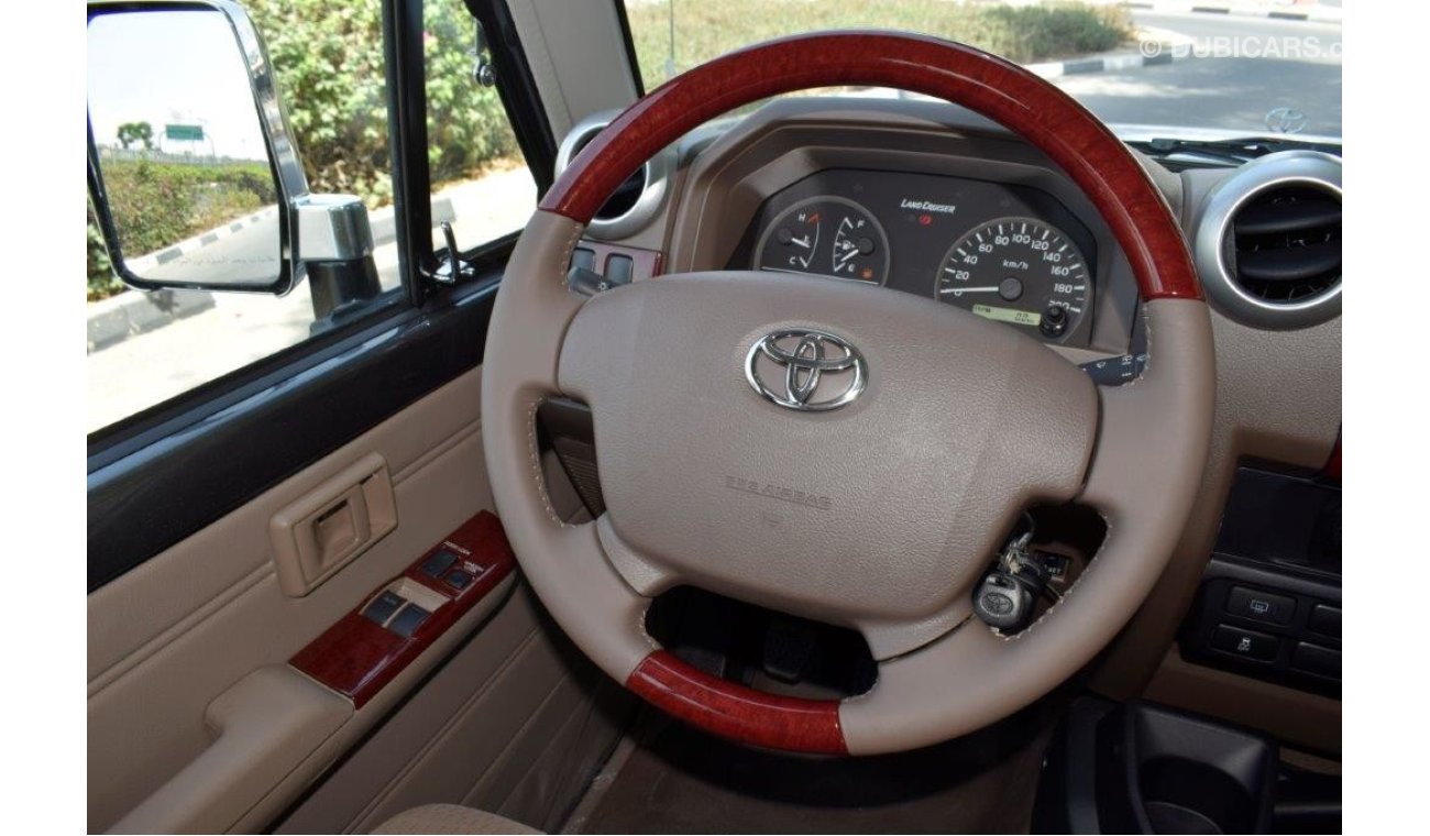 Toyota Land Cruiser 71 Hardtop Short Wheel Base Xtreme V6 4.0l Petrol 5 Seat Manual Transmission