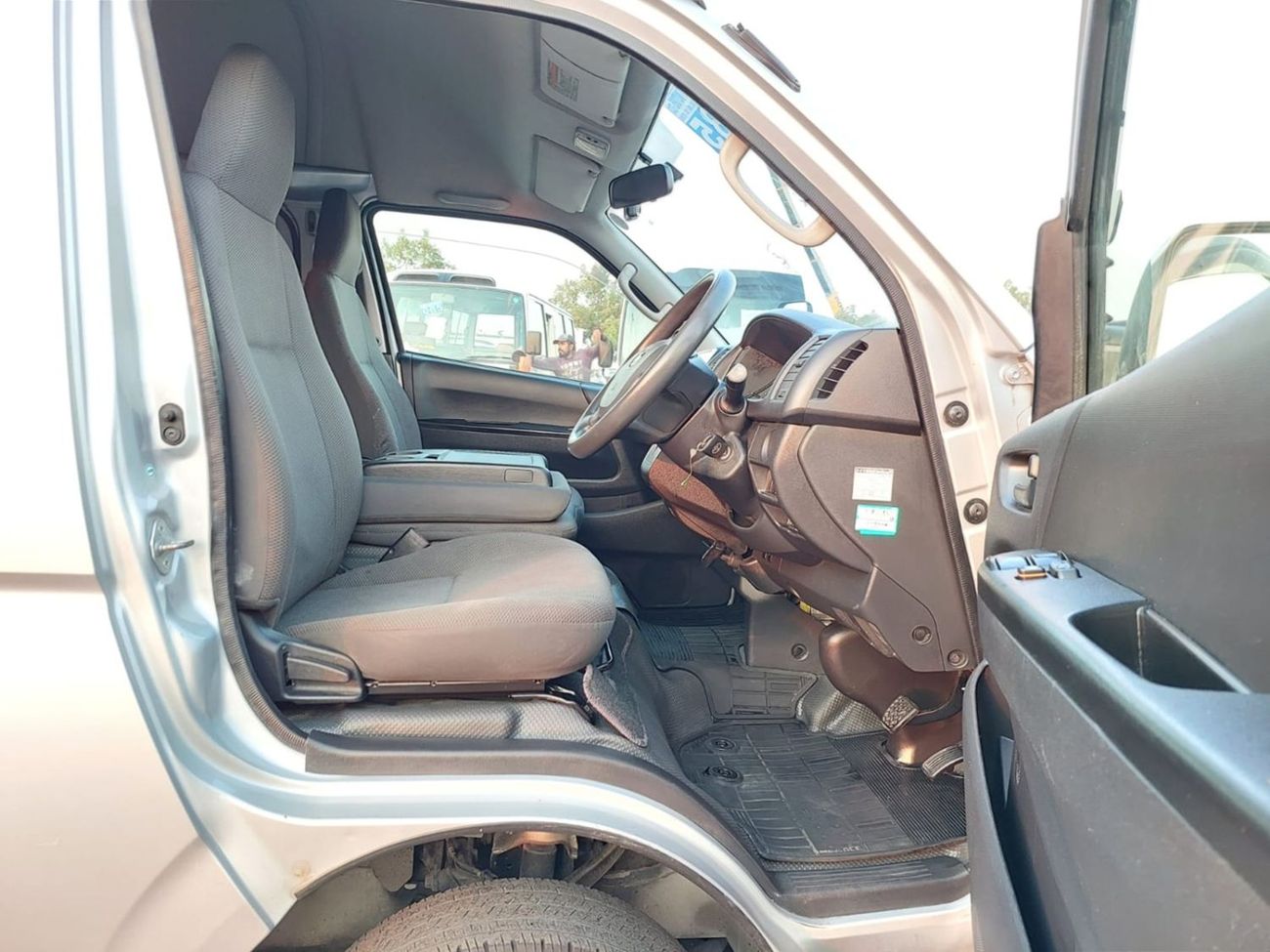 تويوتا هاياس TOYOTA HIACE VAN RHD 2014 MODEL 3.0 L DIESEL AUTOMATIC(PM42719)