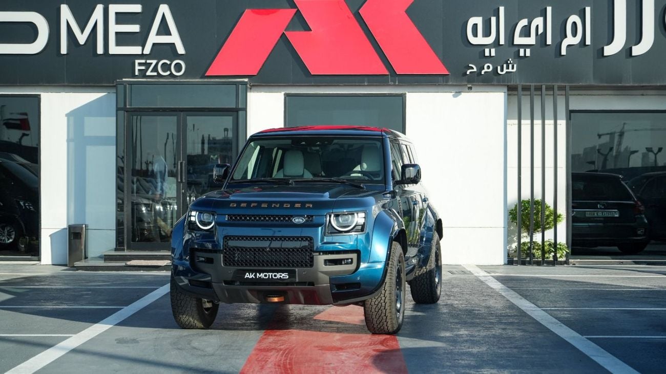 لاند روفر ديفندر OCTA V8 Sargasso Blue 2026MY Export Only