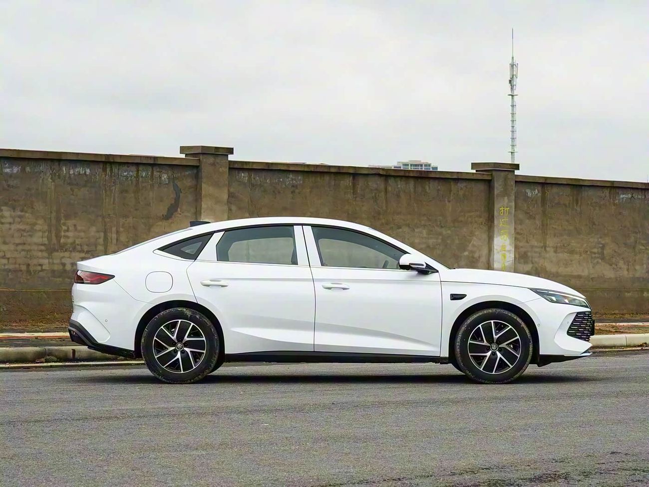 بي واي دي كين ال دي ام-اي