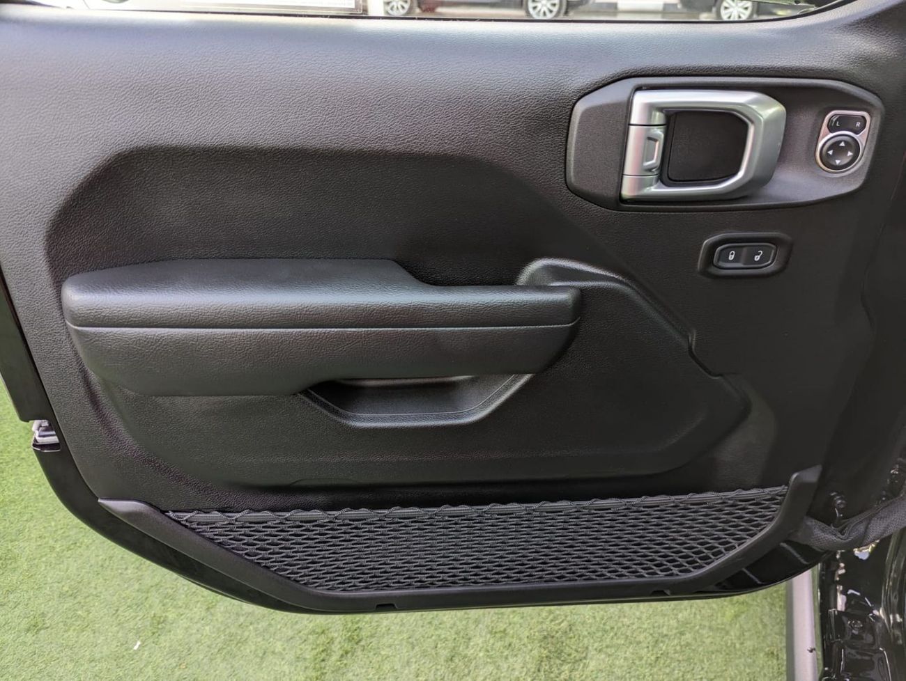 جيب رانجلر JEEP WRANGLER 2024 HYBRID 4/4 WILLYS  ALSO CHARGING WIRES AVALIBLE CAR IS CLEAN SAME LIKE  NEW ZERO