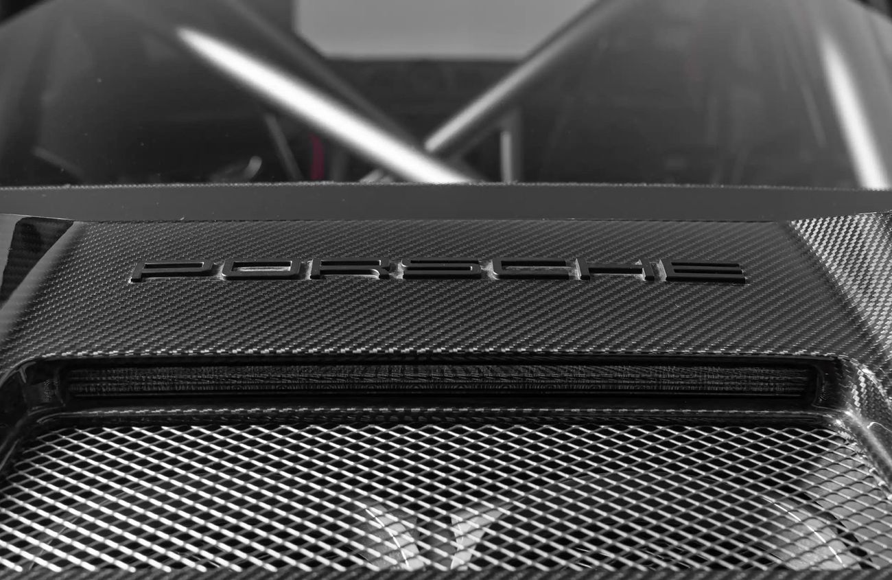 بورش 911 3.8L F6 Twin-Turbocharged Engine