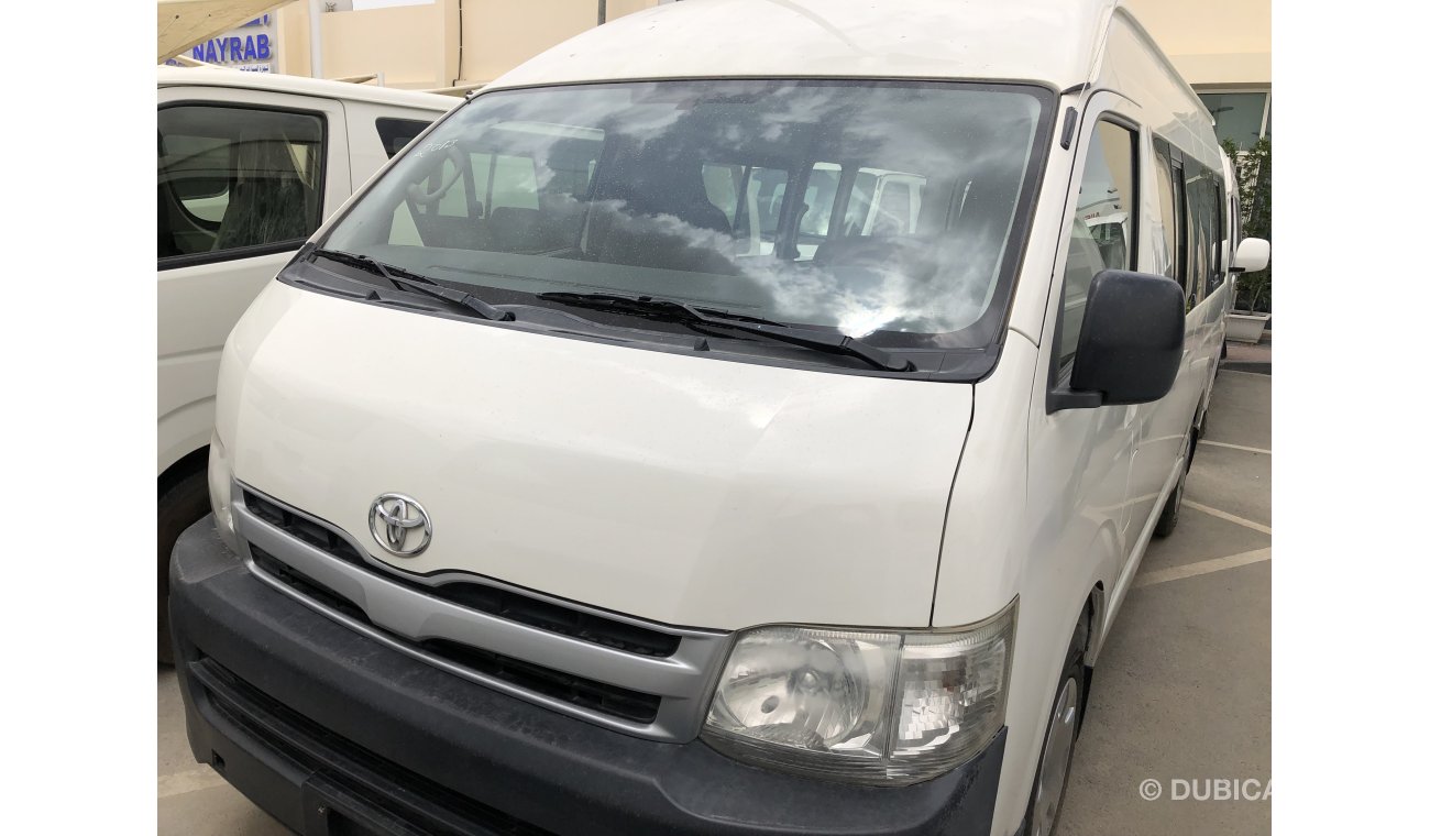 Toyota Hiace Toyota Hiace Highroof 15 str bus,model:2013.Excellent Condition