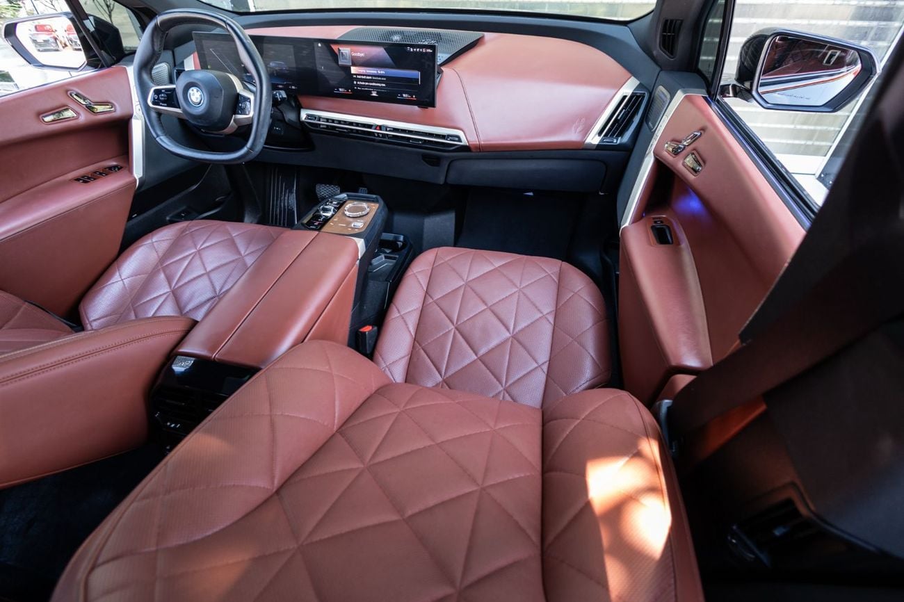 بي أم دبليو iX xDrive50