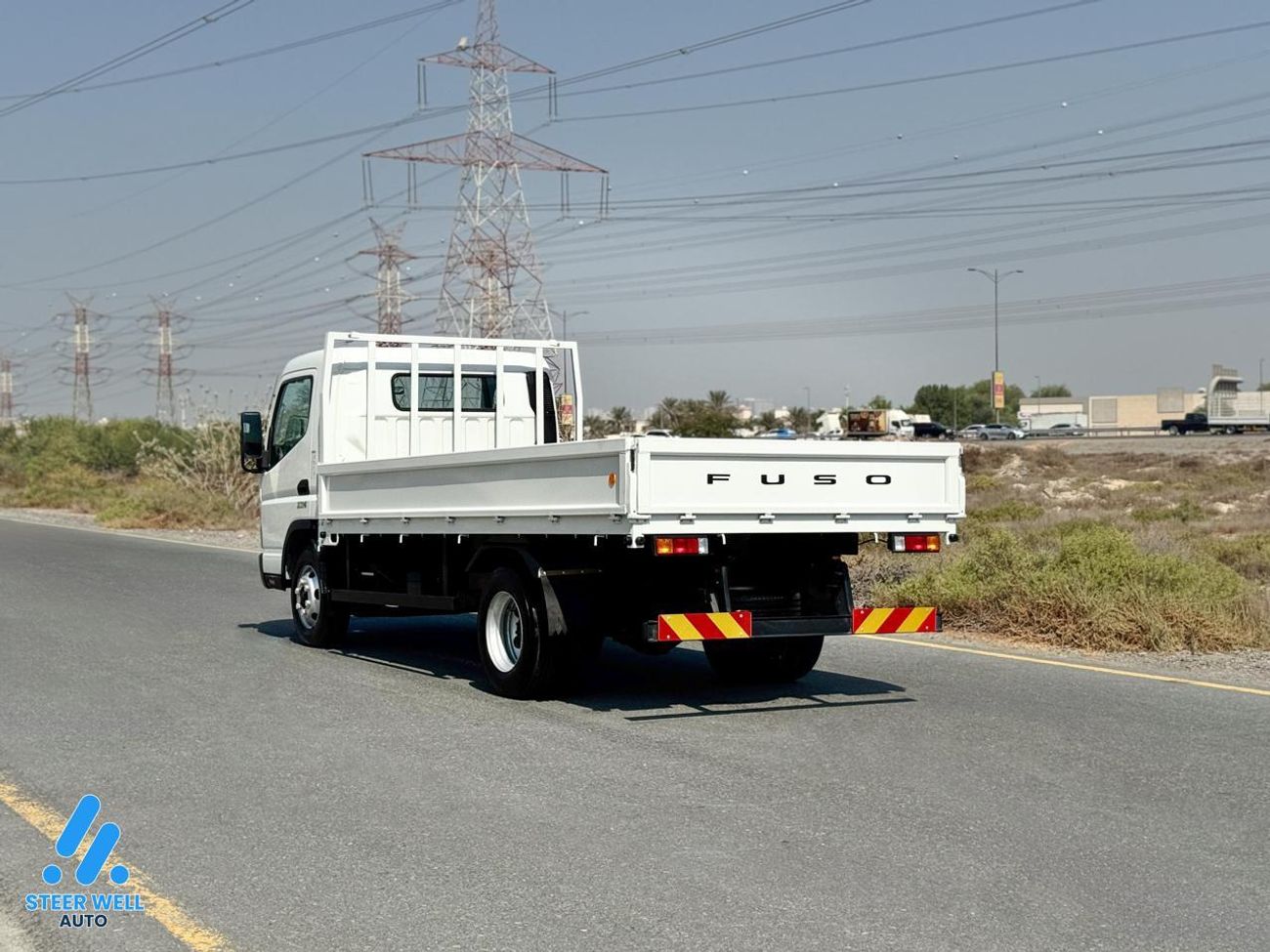 Mitsubishi Fuso Canter 2023 Cargo Pickup GCC Specs 3.0L Diesel | Manual RWD White