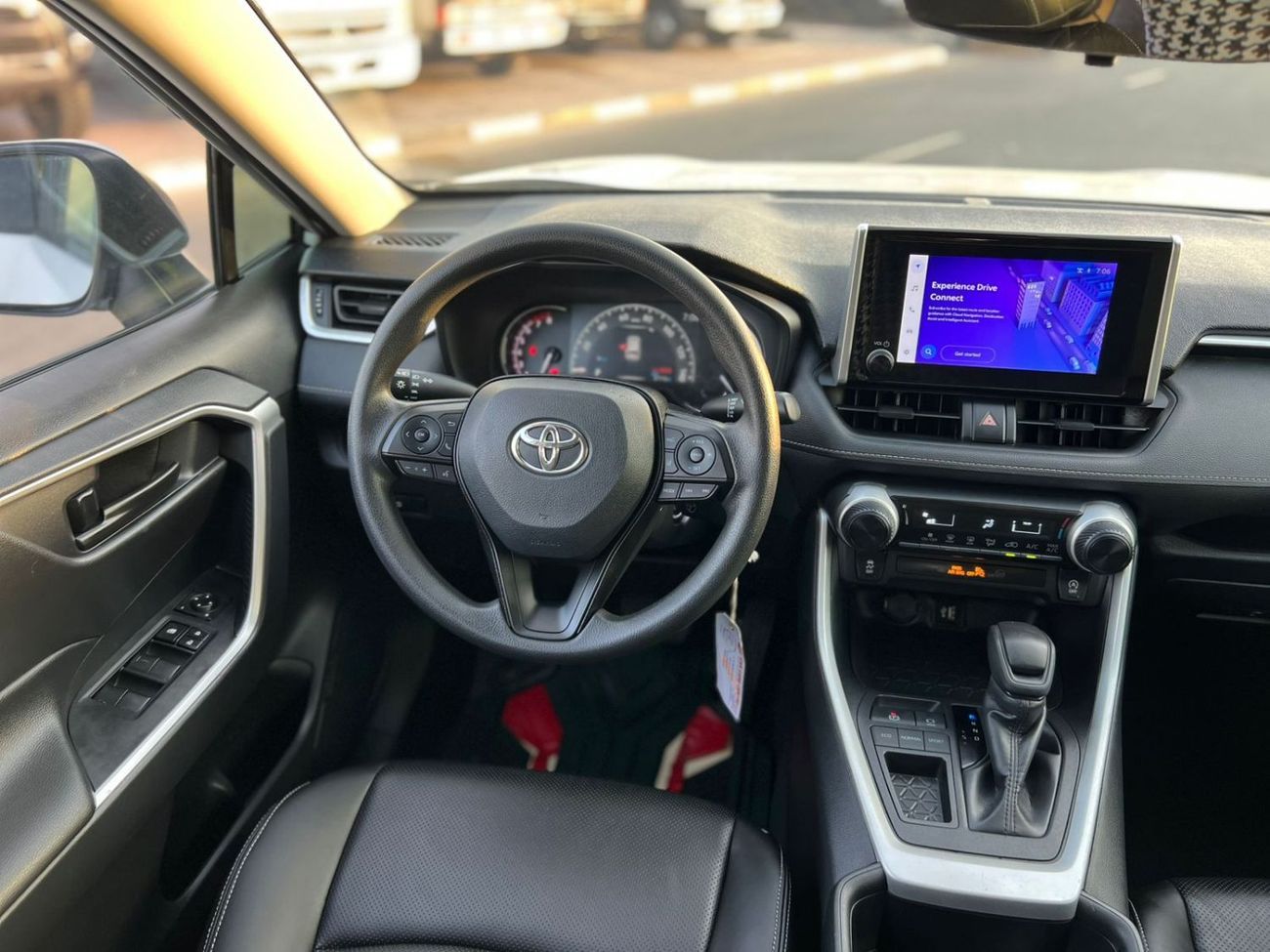 تويوتا راف ٤ 2024 Toyota RAV4 MidOption- 2.5L V4- Rear Camera -Leather Seat -