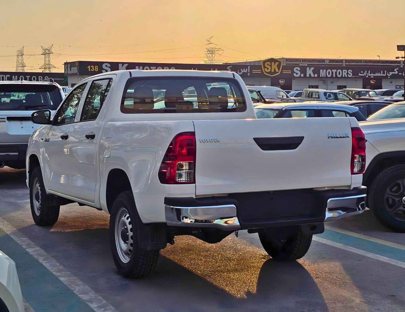 تويوتا هيلوكس NARROW BODY DOUBLE CABIN / 2.4L M/T DIESEL / REAR CHROME BUMPER / DIFF-LOCK (CODE # GLX-G2)