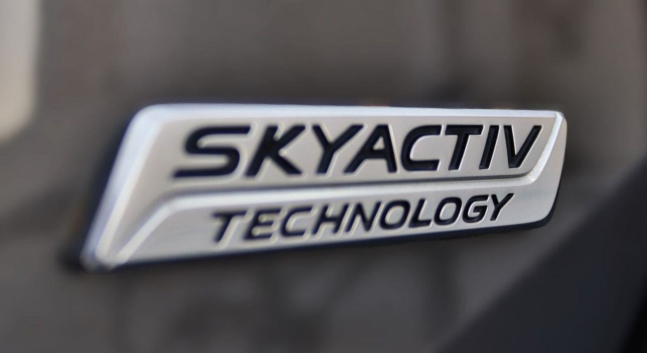 مازدا 6 2019 مازدا 6 آر (GL)، سيدان ذات 4 أبواب، 2.5 لتر 4 سلندر بنزين، أوتوماتيكية، دفع أمامي