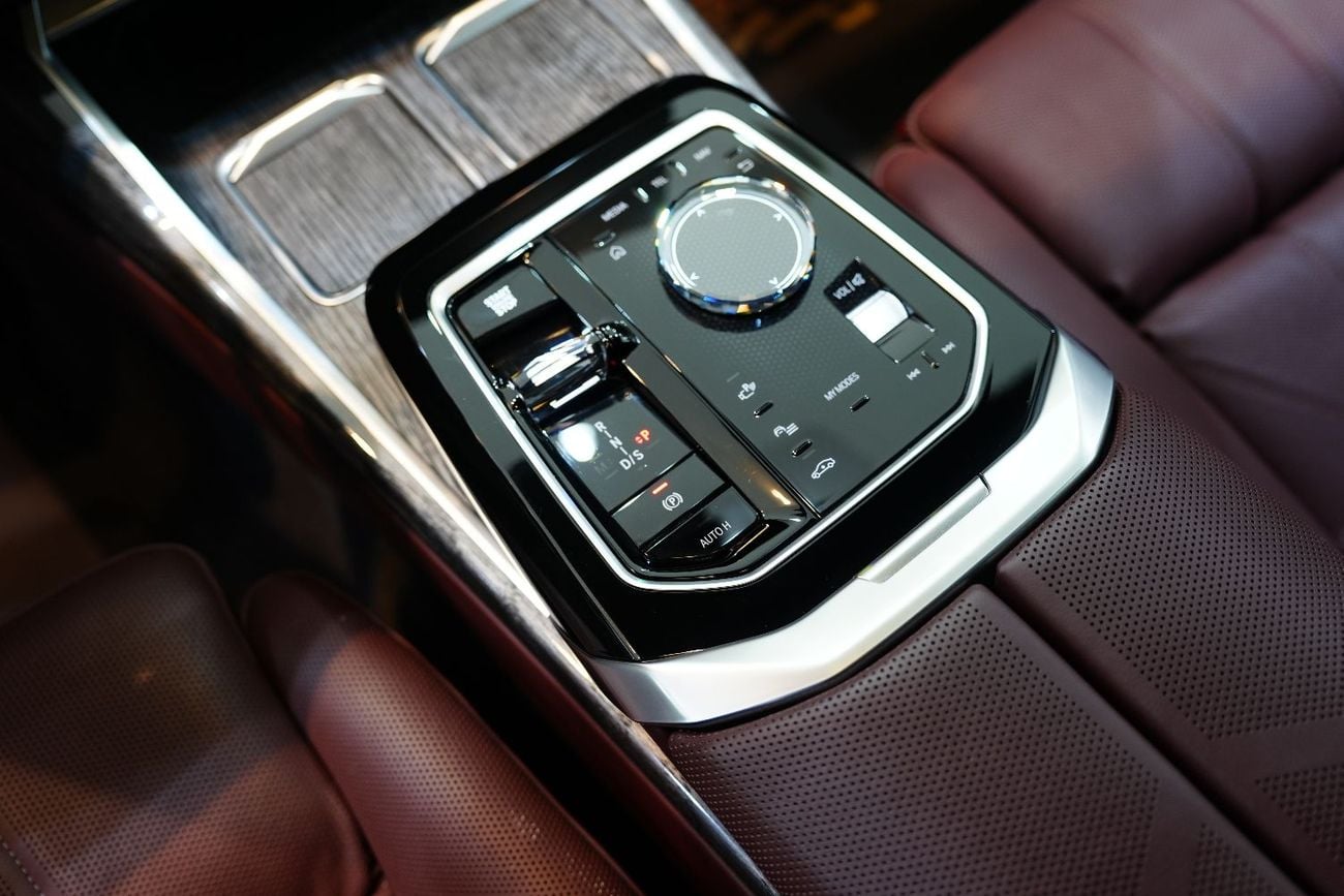 BMW 740i Shadowline Exterior Pack, Executive Lounge, Theater Screen, AGMC Warr + Serv!!