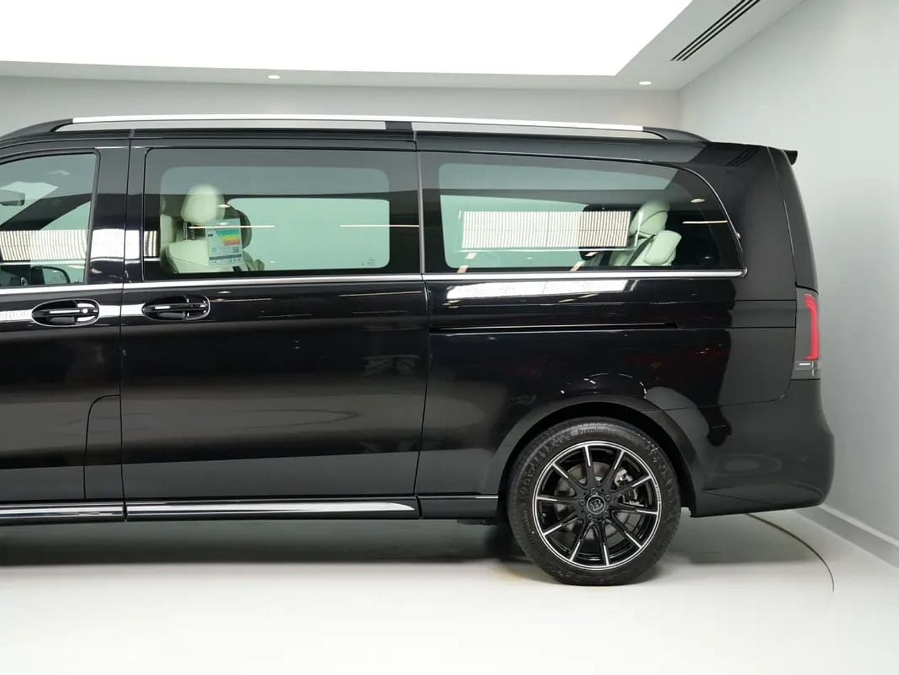 Mercedes Benz V300 AVANTGARDE BRABUS V300 EXTRA-LONG | GCC SPECS | DEALER WARRANTY