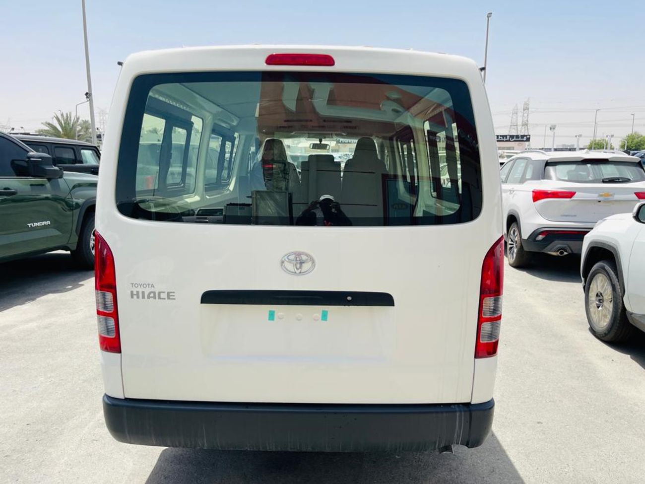 Toyota Hiace toyota hiace std 2.5l glass van