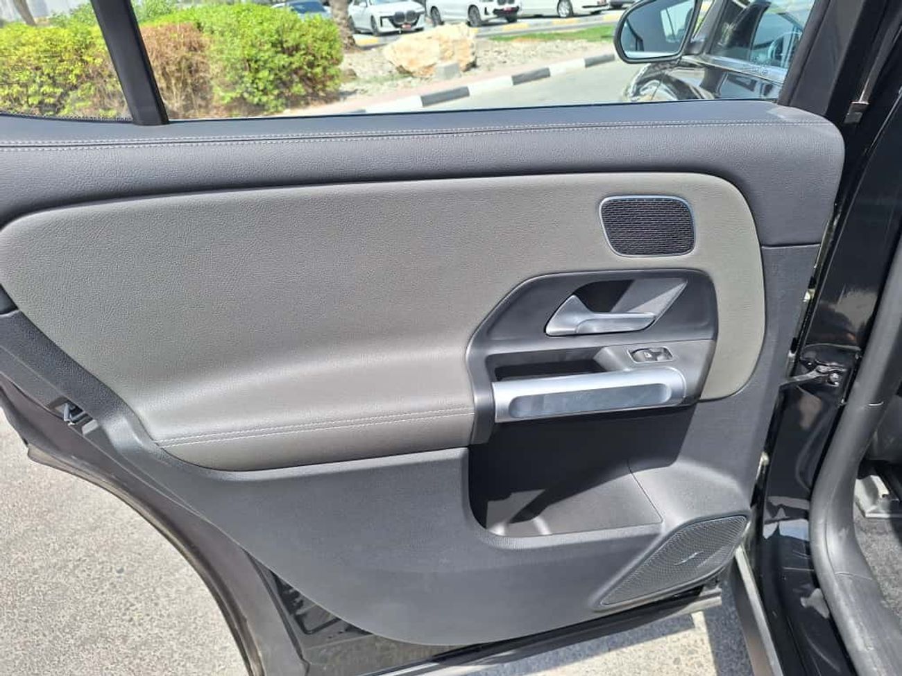 Mercedes-Benz EQB 350 2024 MERCEDES BENZ EQB-350 4 MATIC 7 SEATS