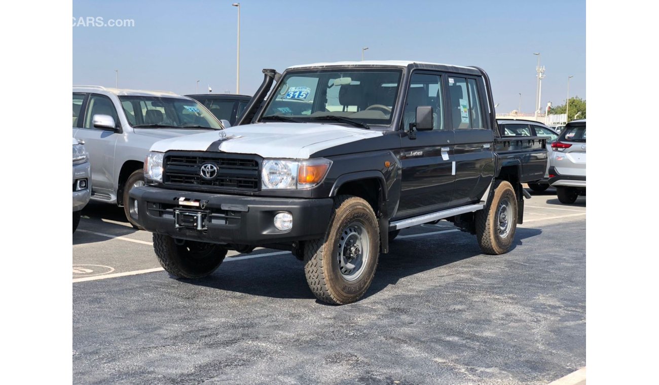 تويوتا لاند كروزر بيك آب TOYOTA LAND CRUISER PICKUP DC 4.0L PTR