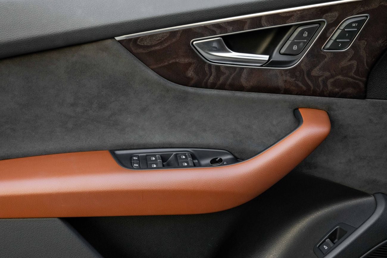 أودي Q8 Q8 55TFSI | 3,525 P.M | 0% Downpayment | 55TFSI | S-LINE | IMMACULATE