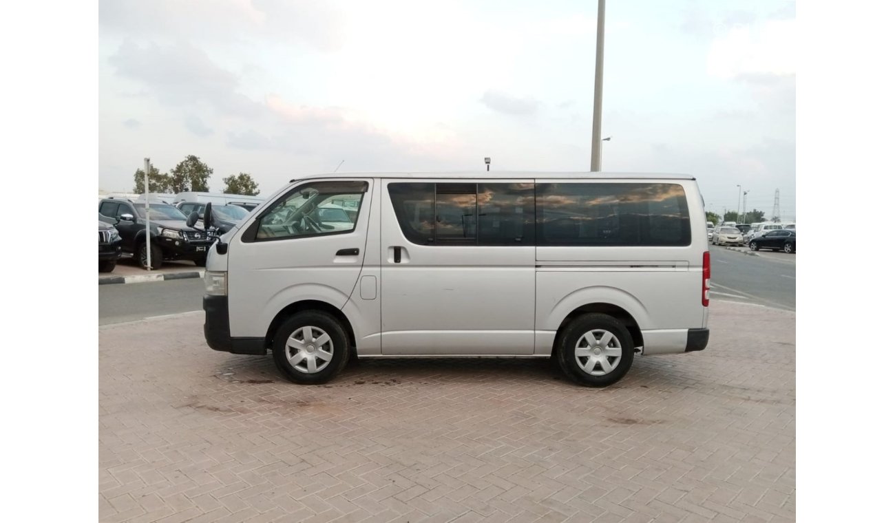 تويوتا هاياس TOYOTA HIACE RIGHT HAND DRIVE (PM1001)