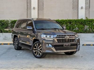 Toyota Land Cruiser GXR V8 5.7L – Top Full Option | GCC Excellent Condition Specs