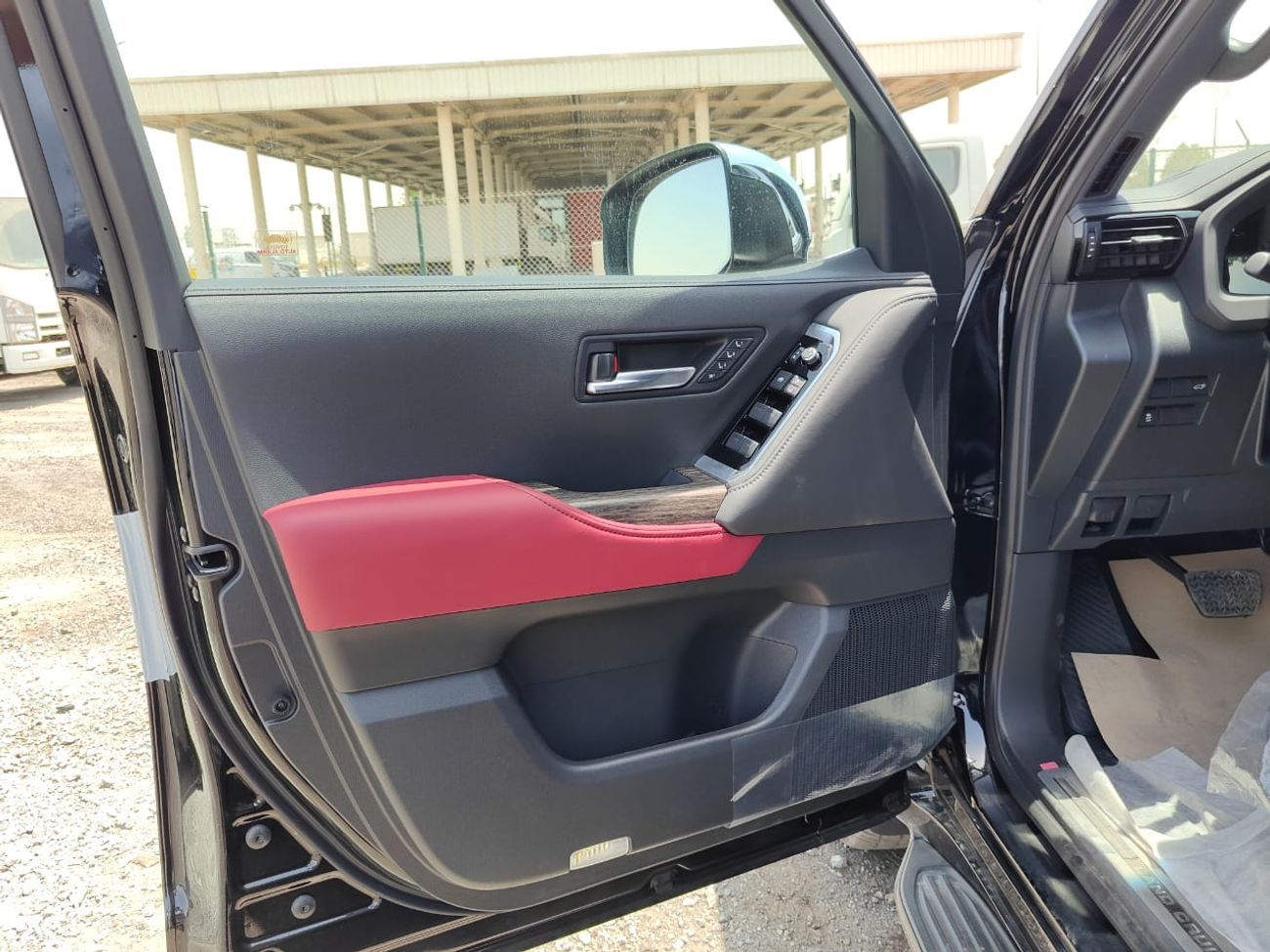 Toyota Land Cruiser 2025 Toyota Land Cruiser LC300 VXR 3.5L V6 Twin Turbo Petrol A/T 4WD (Africa only)