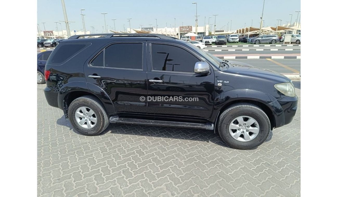 تويوتا فورتونر car in excellent condition with no accidents