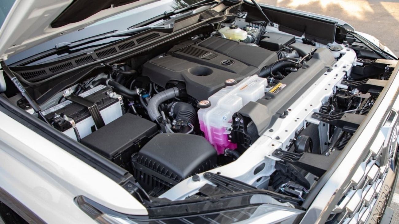 Toyota Tundra Platinum 4WD. Local Registration + 10%