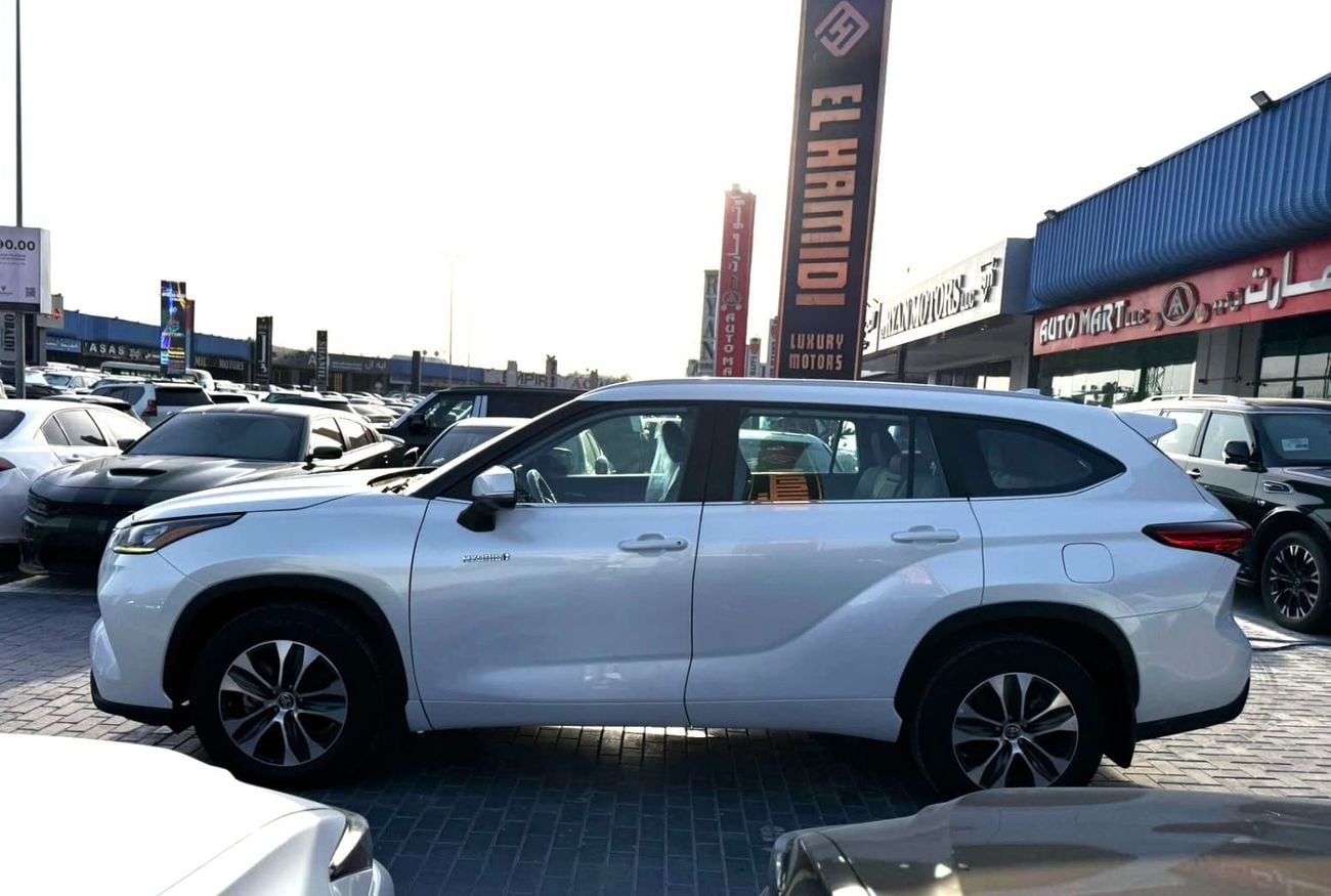 تويوتا هايلاندر TOYOTA HIGHLANDER GLE HEV - A/T . Hybrid . SUV . 4X4 . 7 Seats . 2023 Model