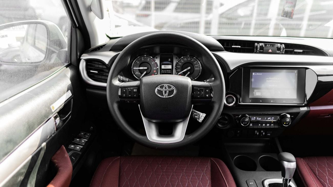 Toyota Hilux S GLX 2.4L AWD A/T 2025 Toyota Hilux SGLX 2.4L AT Diesel (White)