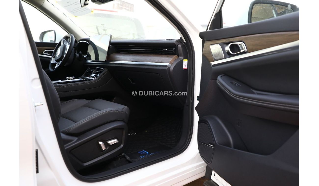 Skywell ET5 With service contract of 2 years/ 60,000KM - All Electric SKYWELL ET5