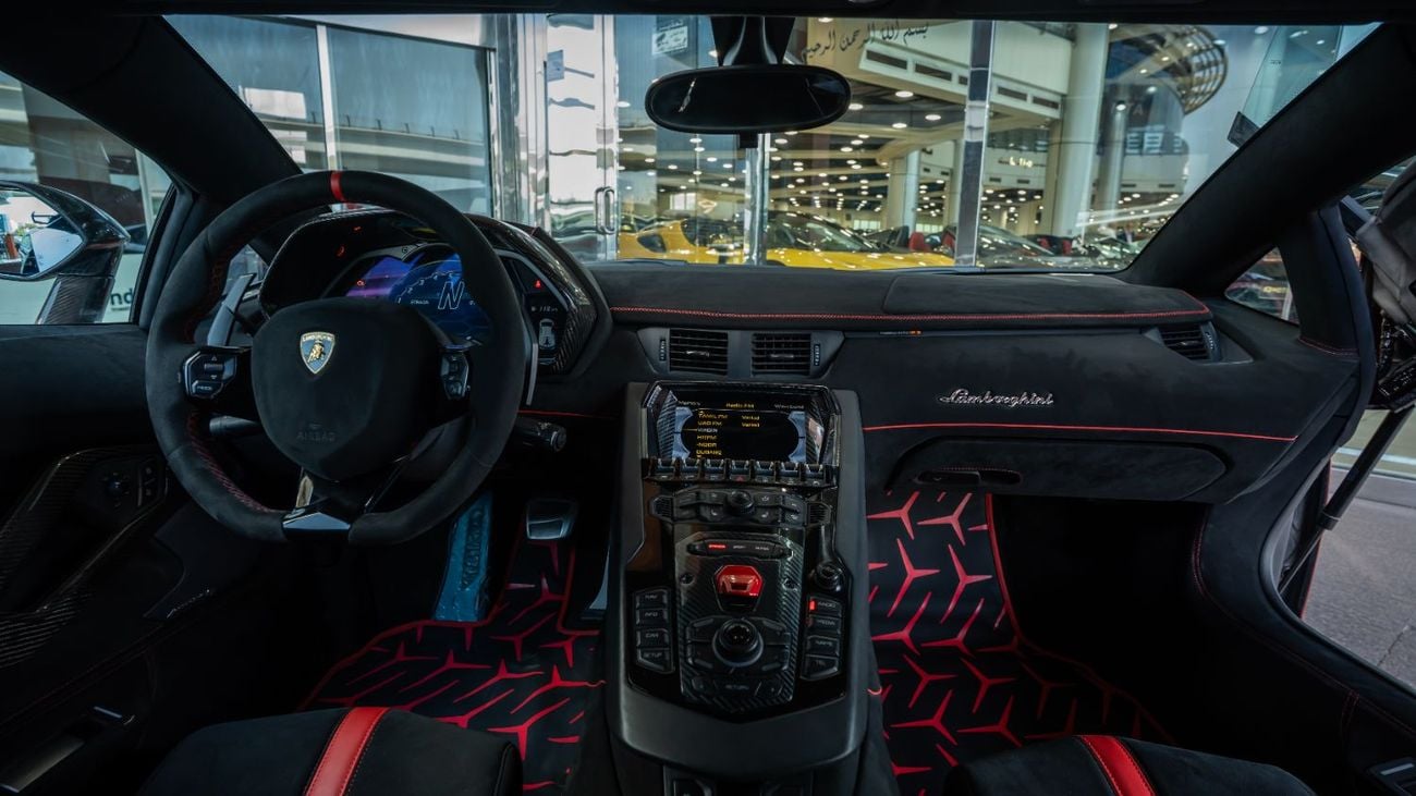 Lamborghini Aventador 6.5L V12